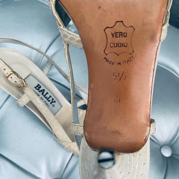 Vintage Bally Cream Peep Toe 3” Kitten Heels - Picture 8 of 9